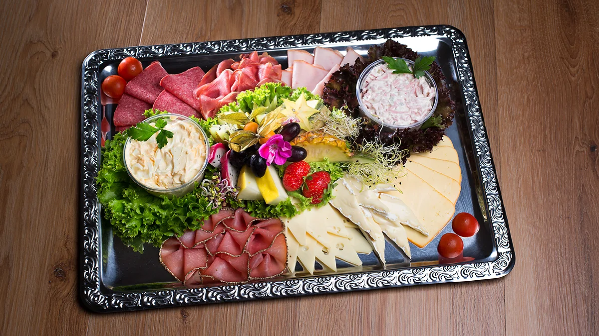 Salat-Aufschnittplatte